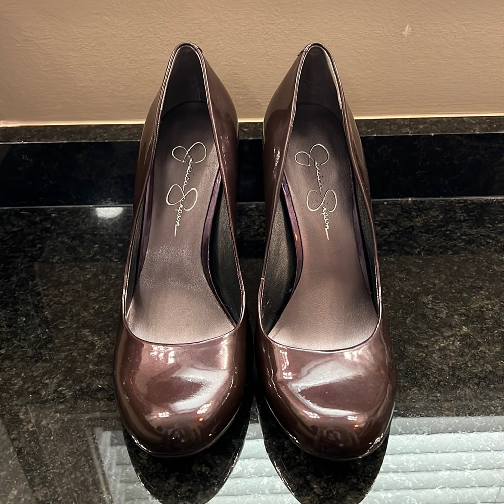 Jessica Simpson patent plum pumps womens size 9